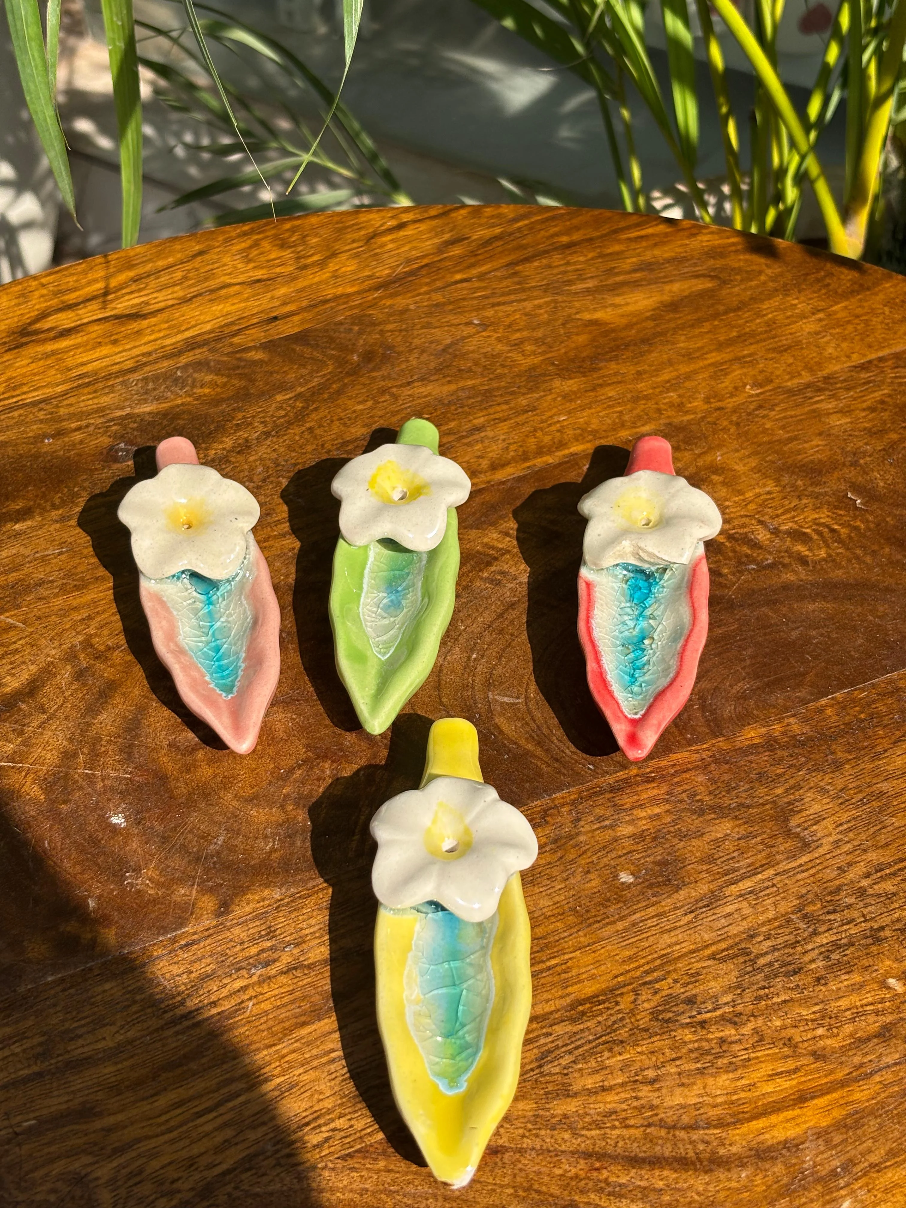 Blooming Leaf Incense Holders/Agarbatti Stands (Set of 4 Assorted Colors) - Image 4