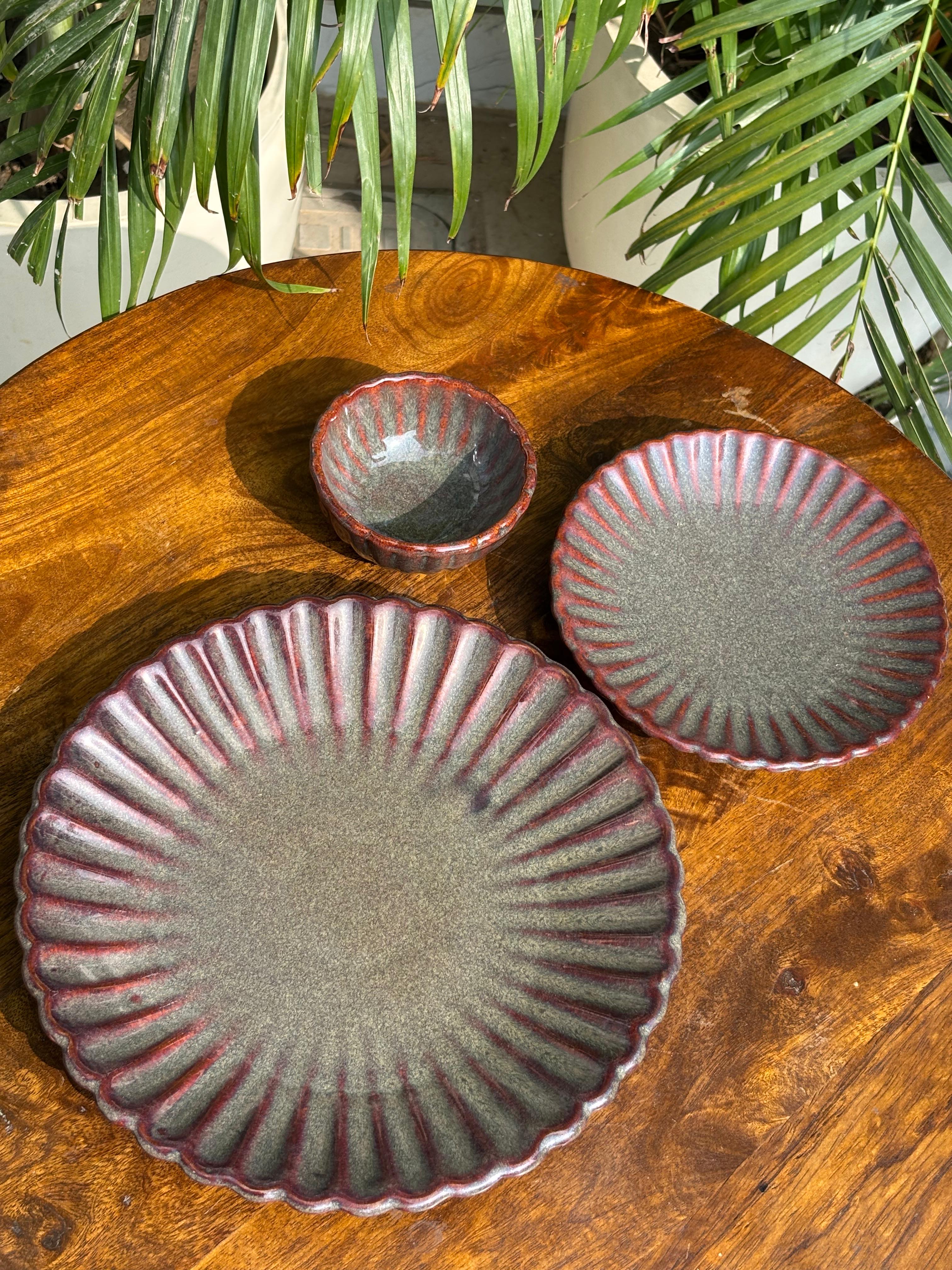 Crimson Glaze Premium Dinner Set (Set of 7) - Image 4