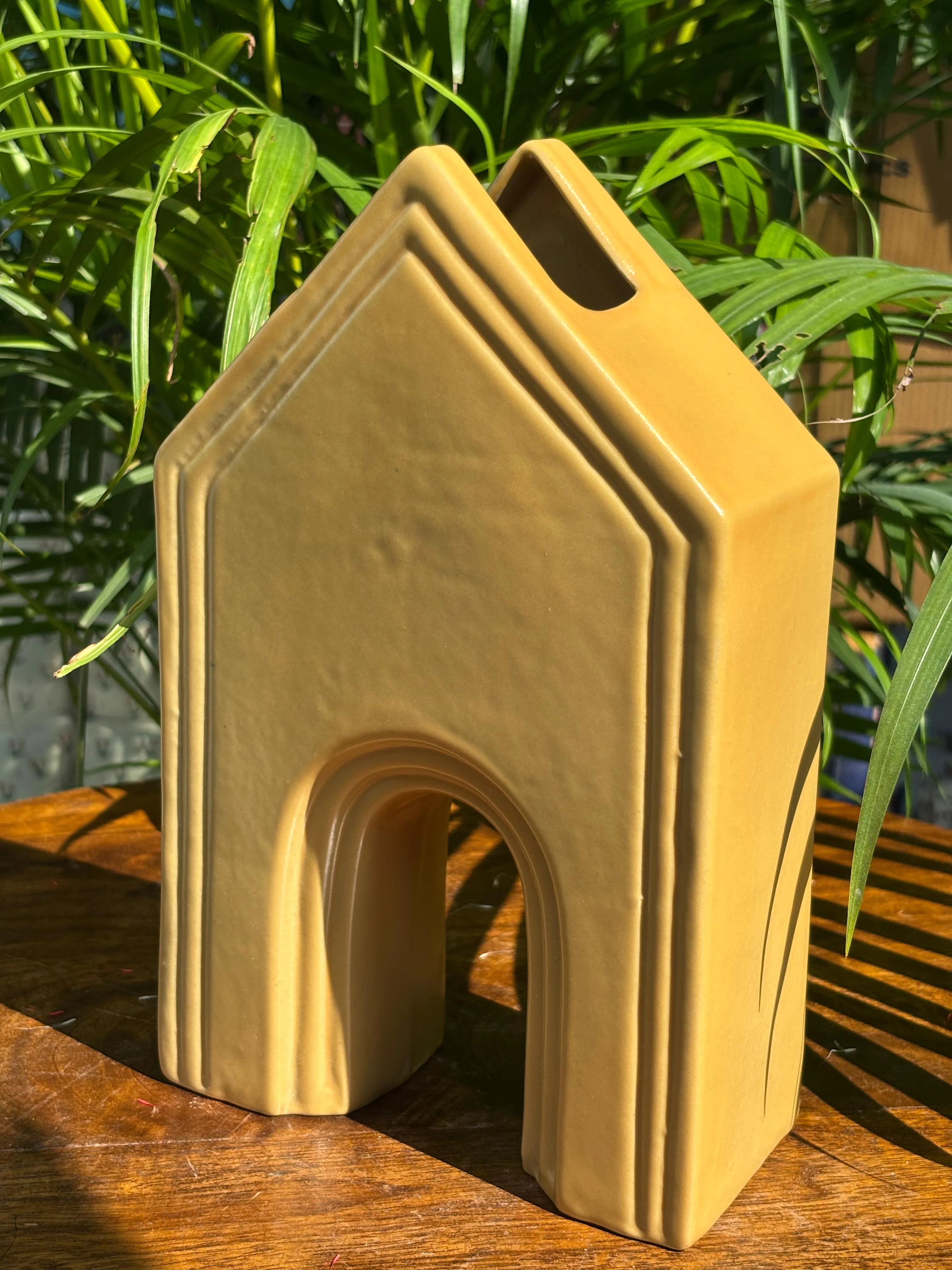Golden Arch Vase - Image 4