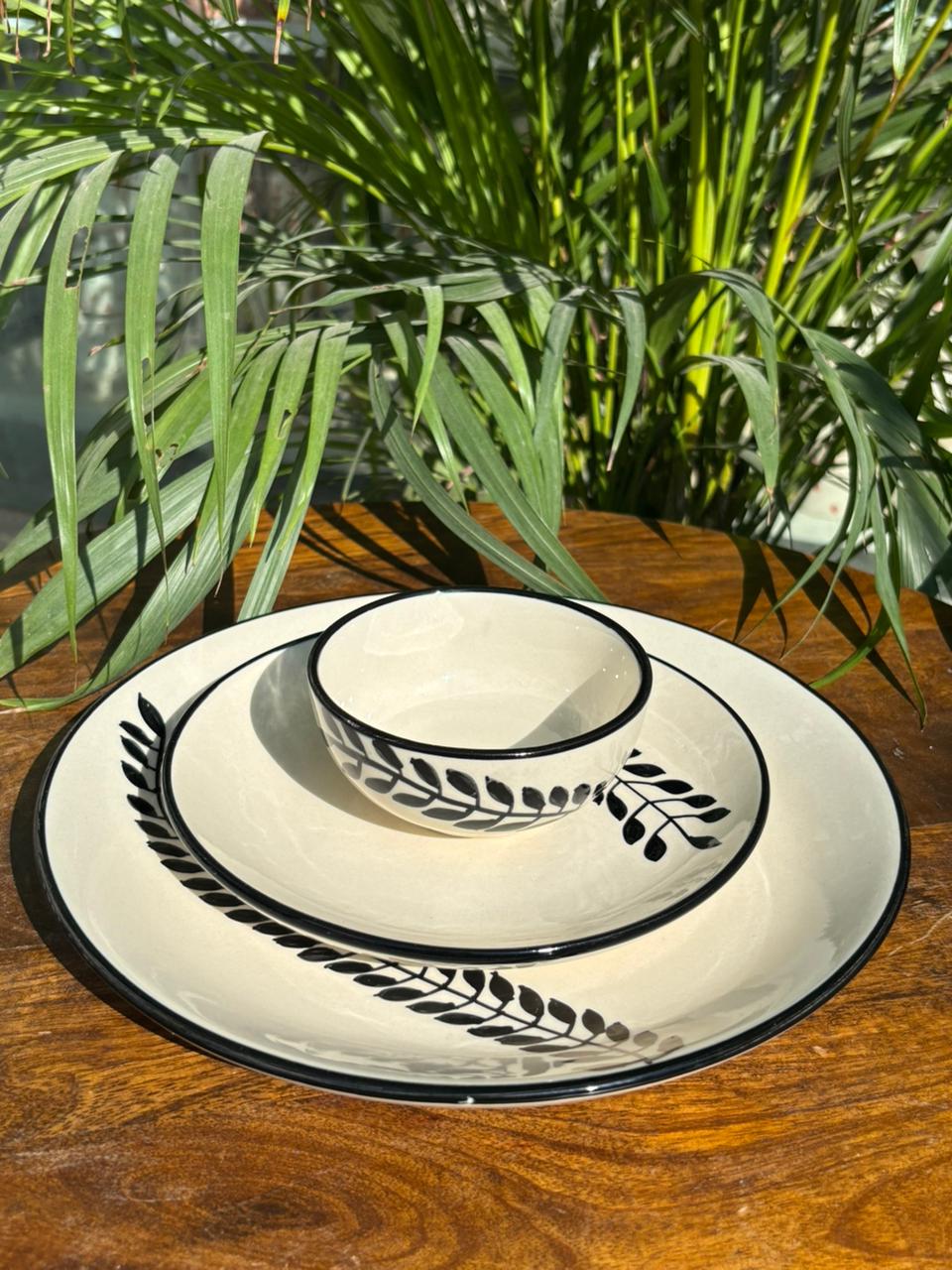 Terra Vine Noir Handcrafted Premium Dinner Set (Set of 7) - Image 3
