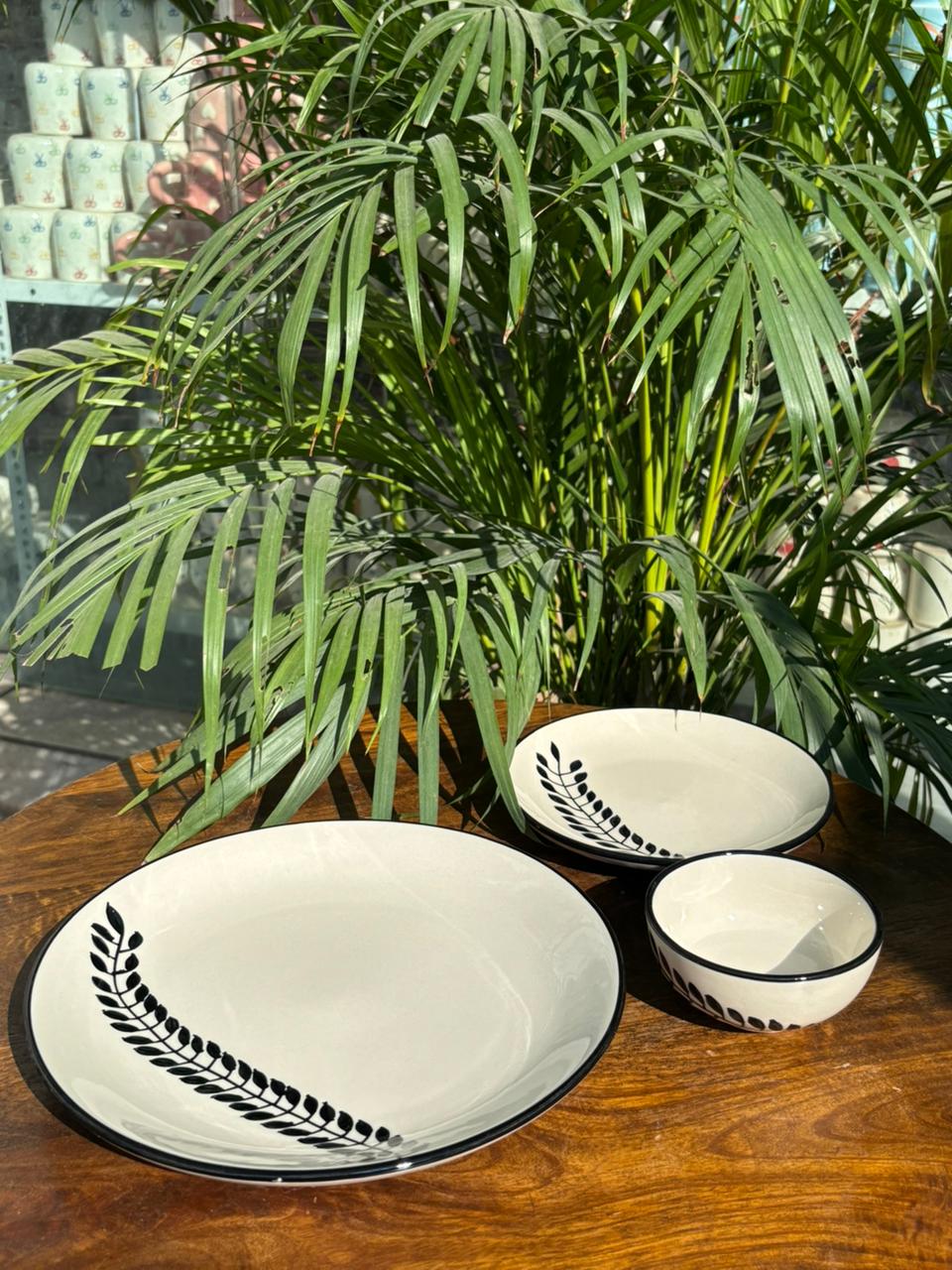 Terra Vine Noir Handcrafted Premium Dinner Set (Set of 7) - Image 4